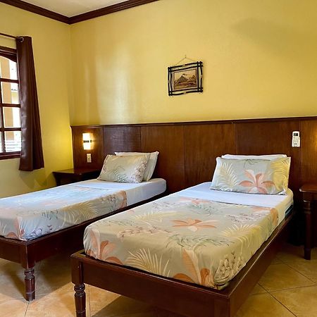 Tipolo Beach Resort Moalboal Ngoại thất bức ảnh